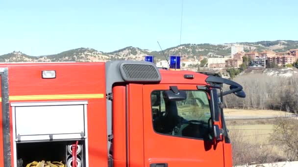 2022 Іспанія Теруель Червона Пожежна Машина Сільській Місцевості Готова Гасити — стокове відео