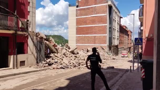 2023 Stad Teruel Spanje Een Blok Flats Stort Door Hevige — Stockvideo