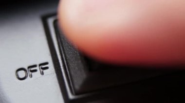 Makro çekimde açma kapama düğmesine bas