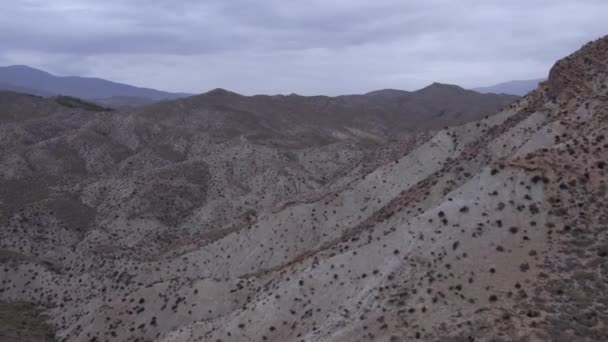 Пустеля Табернас Альмерії Півдні Іспанії Напівпосушлива Гірська Місцевість Ущелинами Кущі — стокове відео