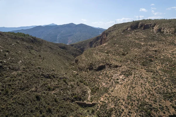 Ορεινό Τοπίο Στα Νότια Της Ισπανίας Υπάρχει Μια Ρεματιά Πολλά — Φωτογραφία Αρχείου
