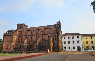 Portekiz 'in karmaşık koloni mimarisine sahip tarihi bir taş kilise binası. Bom Jesus Bazilikası, Eski Goa 'daki UNESCO Dünya Mirası Bölgesi.