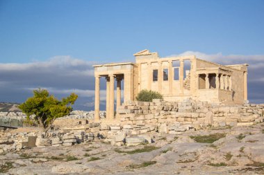 Yunanistan 'ın Atina kentindeki Akropolis ve Echtheion manzarası çok güzel