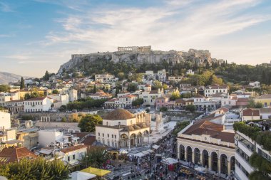 Yunanistan 'ın Atina kentindeki Akropolis ve Monastiraki bölgesinin güzel manzarası