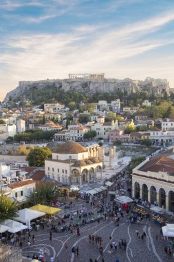 Yunanistan 'ın Atina kentindeki Akropolis ve Monastiraki bölgesinin güzel manzarası