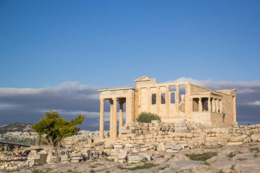 Yunanistan 'ın Atina kentindeki Akropolis ve Echtheion manzarası çok güzel