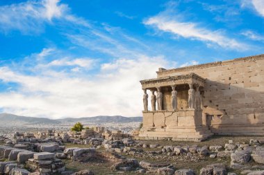 Yunanistan 'ın Atina kentindeki Akropolis ve Echtheion manzarası çok güzel