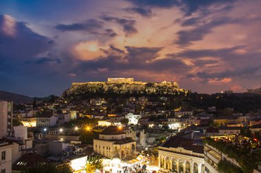 Yunanistan 'ın Atina kentindeki Akropolis ve Monastiraki bölgesinin güzel manzarası