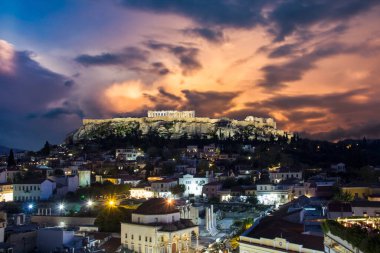 Yunanistan 'ın Atina kentindeki Akropolis ve Monastiraki bölgesinin güzel manzarası