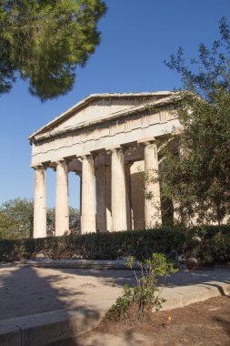 Athena Archegetis 'teki Hephaestus Tapınağı Roma Agora' nın batı tarafında yer almaktadır.