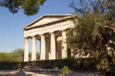 Athena Archegetis 'teki Hephaestus Tapınağı Roma Agora' nın batı tarafında yer almaktadır.