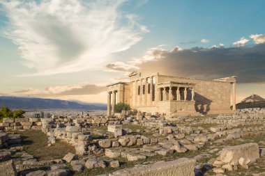 Yunanistan 'ın Atina kentindeki Akropolis ve Echtheion manzarası çok güzel