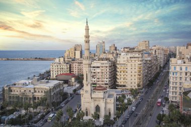 İskenderiye 'deki El Kaide İbrahim Başa Camii' nin güzel manzarası.