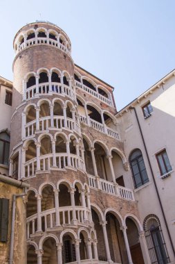 Palazzo contarini del bovolo