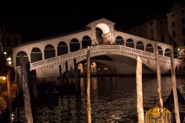 Güzel manzarasına Rialto Köprüsü Venedik, İtalya