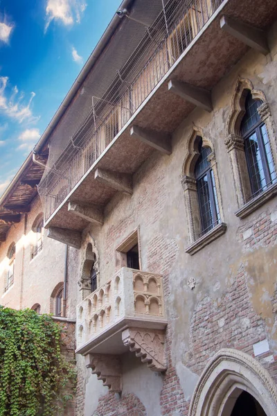 이탈리아 베로나에 줄리엣 발코니의 아름다운 — 스톡 사진