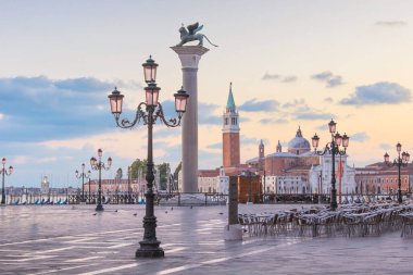 İtalya, Venedik 'teki San Marco Meydanı' ndaki St. Mark 'ın güzel manzarası.