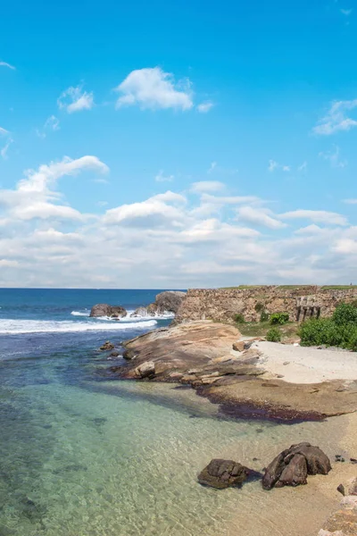 Güneşli bir günde güzel manzara Sri Lanka beach