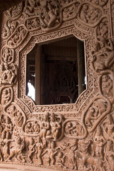 Krásný Výhled Buddhistický Interiér Blízkosti Chrámu Pravdy Pattaji Thajsko — Stock fotografie