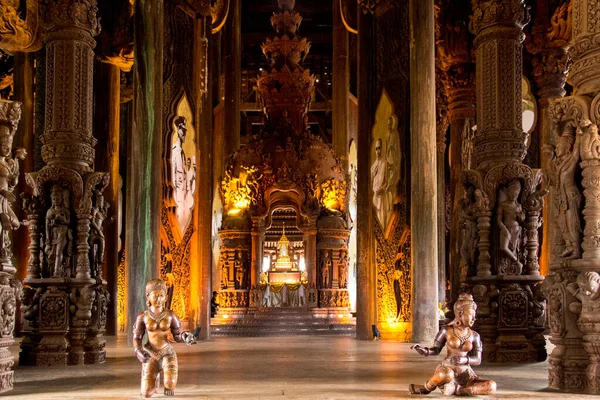 Bella Vista Dell Interno Buddista Vicino Tempio Della Verità Pattaya — Foto Stock