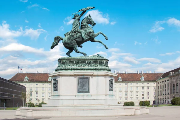 Кінна Статуя Принца Євгенія Савойського Перед Національна Бібліотека Австрії Відні — стокове фото