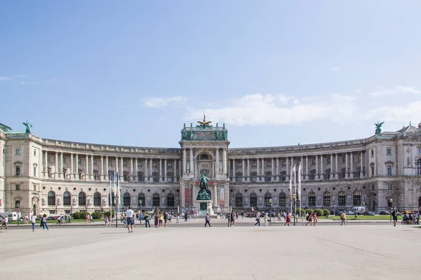 Konny Pomnik Eugeniusza Sabaudzkiego Przed Krajowym Biblioteka Austrii Wiedniu — Zdjęcie stockowe
