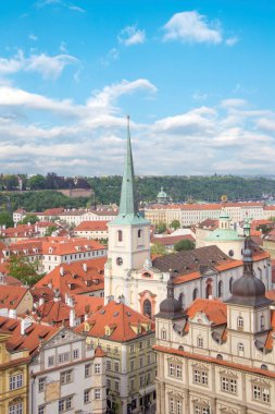 Güzel manzarasına kiremitli çatıları, Prag'ın tarihi bölgesinde, Çek Cumhuriyeti