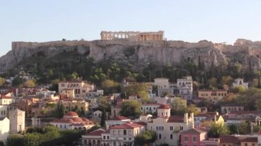 Yunanistan 'ın Atina kentindeki Akropolis ve Monastiraki bölgesinin güzel manzarası