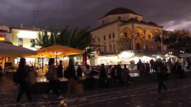 Atina sokaklarında gece