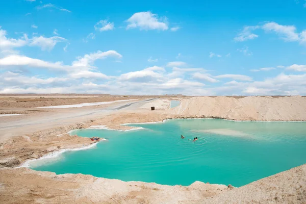 エジプト オアシスの塩の平原と湖の美しい景色 ロイヤリティフリーのストック写真