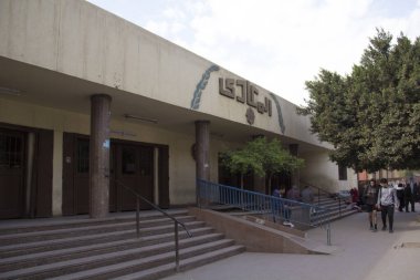 CAIRO, EGYPT - 29 Aralık 2022 Kahire, Mısır 'daki Maadi metro istasyonunun görüntüsü