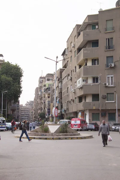 Kairo Egypt Grudzień 2023 Widok Ruchliwą Ulicę Dzielnicy Agouza Centrum — Zdjęcie stockowe