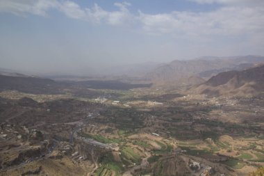 Dağ flamalar ve terasların yemen güzel görünüm