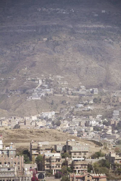 Tipik Yemen mimarisinin güzel manzarası