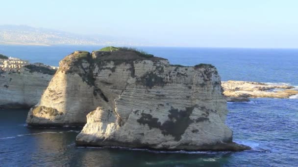 Schöne Aussicht Auf Die Taubenfelsen Der Promenade Zentrum Von Beirut — Stockvideo