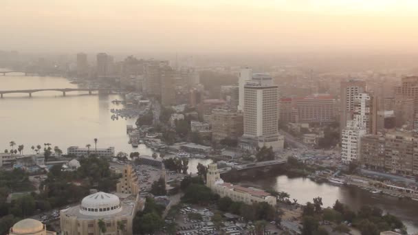 이집트 카이로의 카이로 타워에서 바라본 카이로 중심부의 아름다운 — 비디오