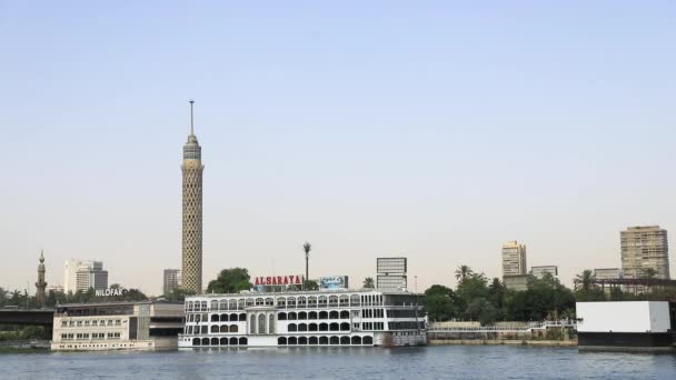埃及开罗的开罗塔和尼罗河堤岸美丽的景色 — 图库视频影像