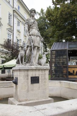 Anıtın sokaklarda Lviv, Ukrayna'nın güzel manzarasına