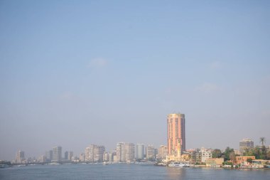 Mısır, Kahire 'de rıhtımdaki binaların güzel manzarası