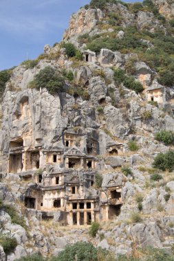 Mezarlar kayalara elle oyuldu. Mira Şehri, Türkiye