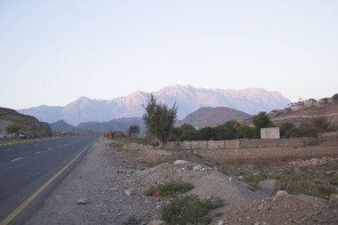 Yemen 'deki boş yolun güzel manzarası
