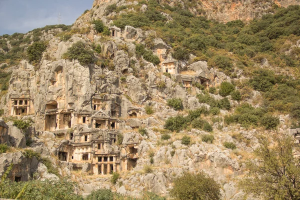 Túmulos Foram Esculpidos Nas Rochas Mão Paz Cidade Turquia — Fotografia de Stock