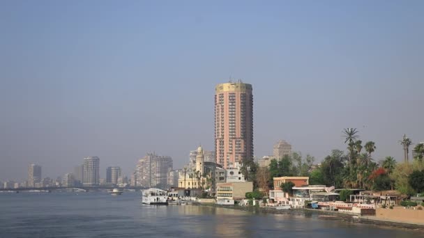Όμορφη Θέα Των Κτιρίων Στην Προκυμαία Του Καΐρου Αίγυπτος — Αρχείο Βίντεο