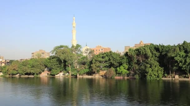 Gyönyörű Kilátás Nyílik Épületekre Vízparton Kairóban Egyiptom — Stock videók