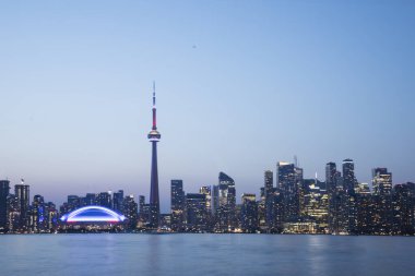 Kanada Toronto 'daki Rogers Center ve CN Tower' ın güzel manzarası