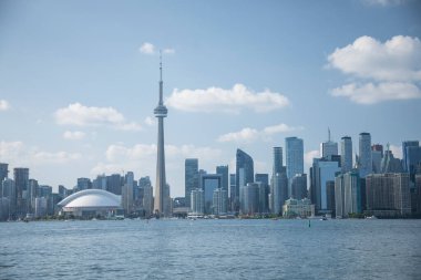 Kanada Toronto 'daki Rogers Center ve CN Tower' ın güzel manzarası