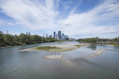 Calgary, Kanada 'daki şehir merkezinin güzel manzarası