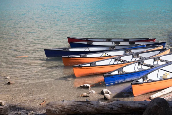 Прекрасный Вид Пристань Озере Морейн Национальном Парке Банф Канаде — стоковое фото