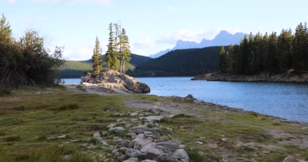 Schöne Aussicht Auf Den Minnewanka Lake Banff National Park Kanada — Stockvideo