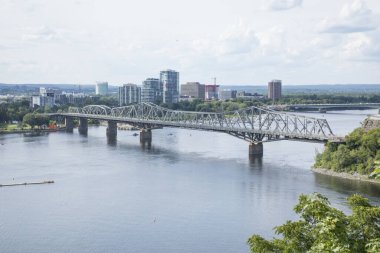 Kanada, Ottawa 'daki Alexandra Köprüsü' nün güzel manzarası